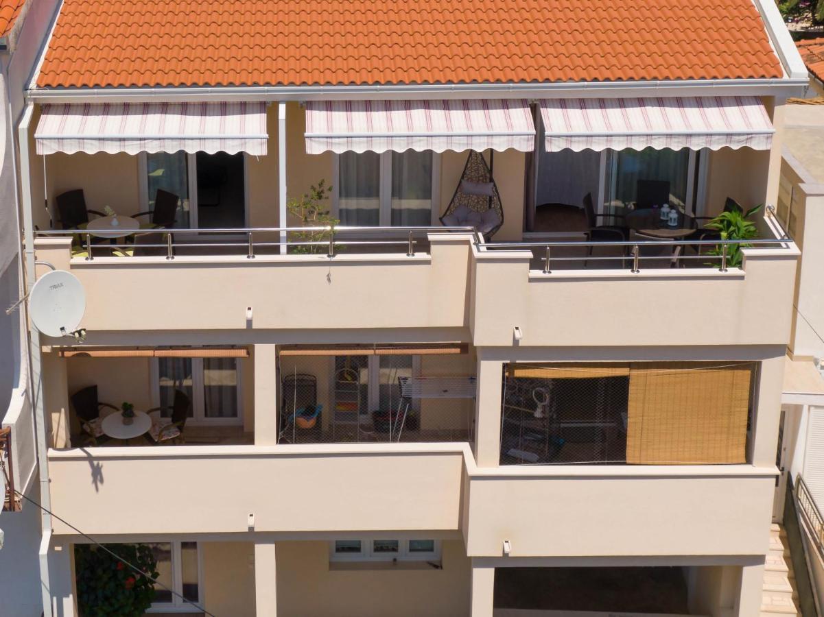 Apartments Angela Макарська Екстер'єр фото